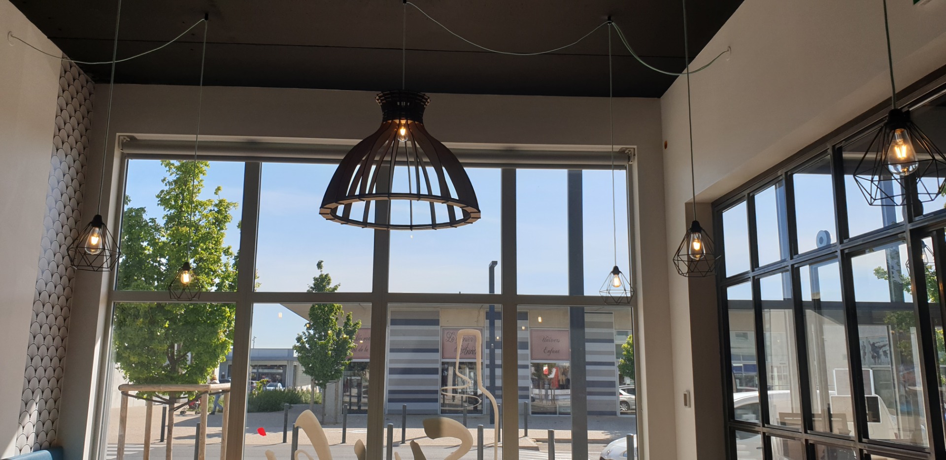 Eclairage d'une salle de restauration